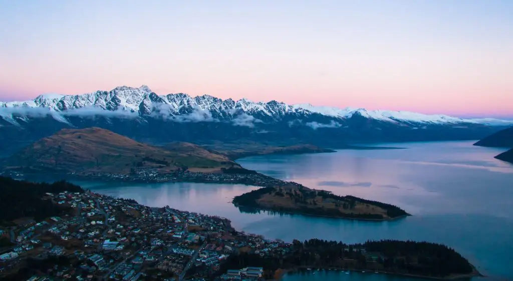 Our Favorite Queenstown Wineries for Sophisticated Wine Tastings 21 queenstown wineries ** wine tours queenstown ** queenstown tours ** wine tasting queenstown ** queenstown vineyards