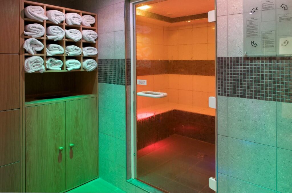 The Novotel Manchester Centre Review- High-Quality Accommodation At An Affordable Price! 